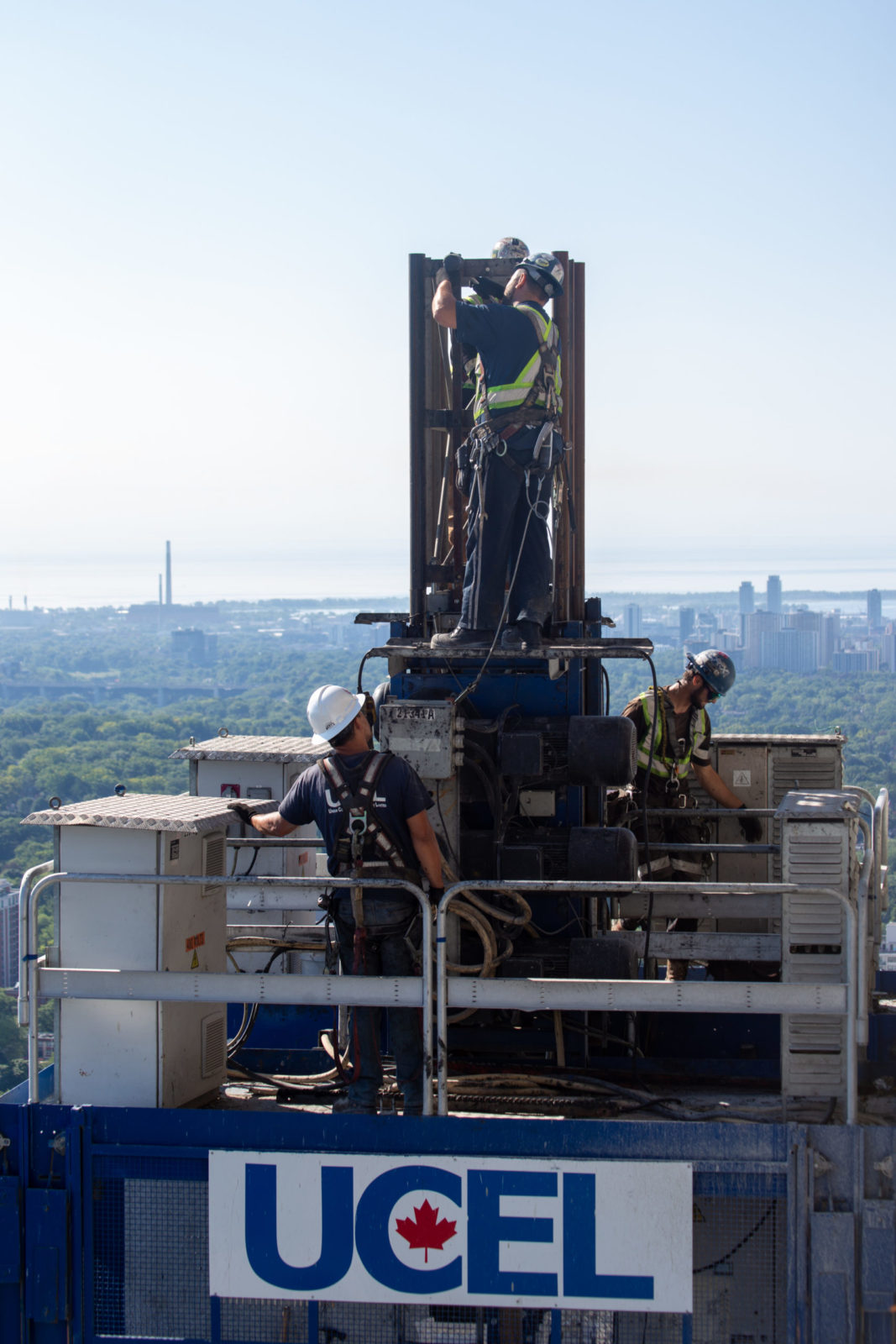 Teamwork on 2738 UCEL dual hoist #3