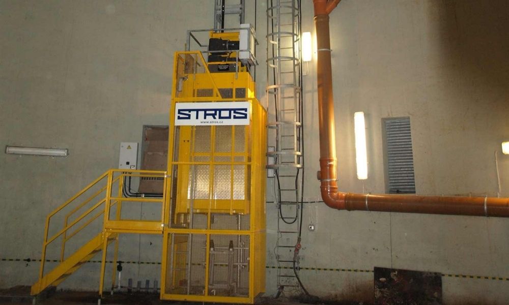 Industrial Elevator vs. Construction Hoists: The Difference