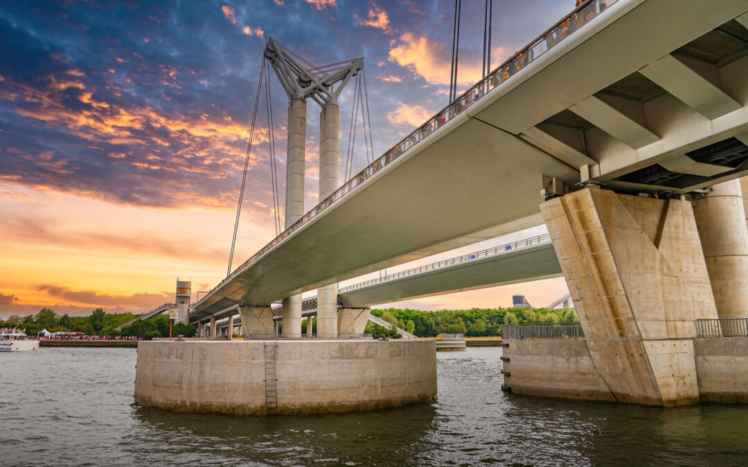 Bridge hoist system