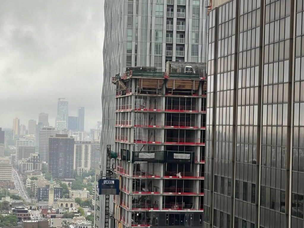 UCEL construction hoist project photo: Eight Cumberland 18 07 22